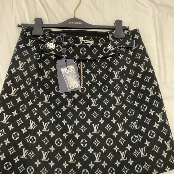 Louis Vuitton Dresses & Skirts - Louis Vuitton Monogram Black and White mini Skirt size. 40